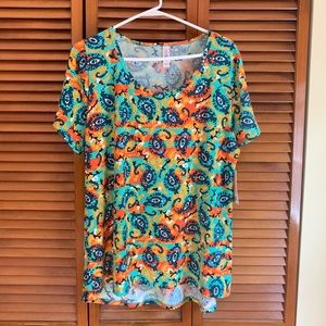Lularoe Classic Tee! Size XL!✨
